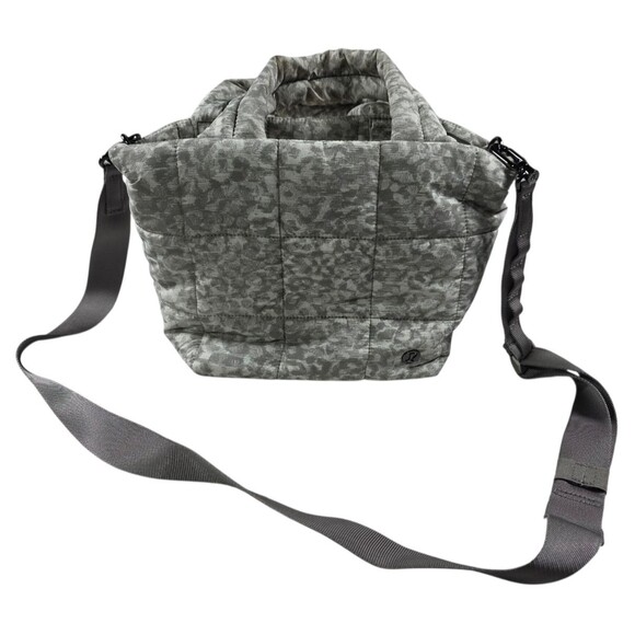 Lululemon Quilted Grid Belt Bag Crossbody Puffer Gray NWOT - Picture 1 of 7